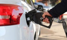 Akaryakıta indirim geldi tabela değişti! Benzin ve motorinin litre fiyatı belli oldu