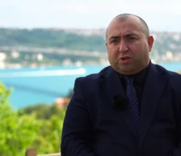 TRT Rus’un FETÖ belgeselinde TİMBİR Genel Başkan Yardımcısı Agil Alesger uzman olarak yer aldı