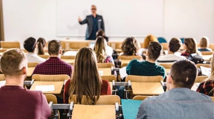 Üniversitelilere Öğrenci Affı Komisyondan Geçti