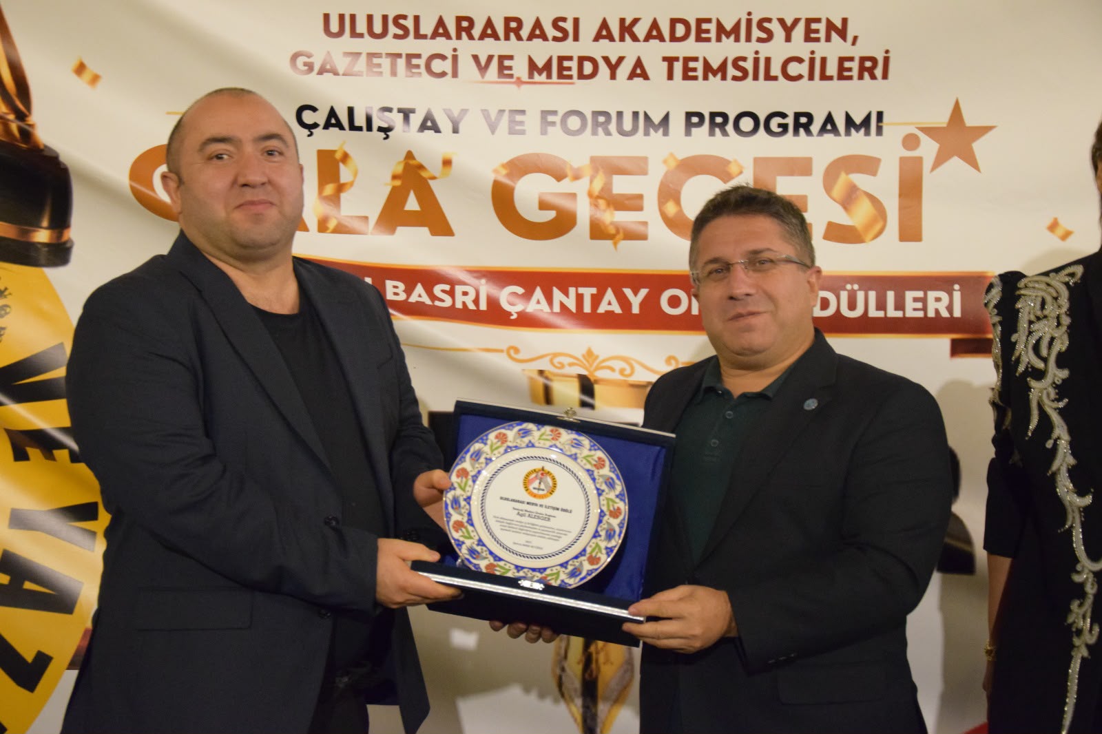 Agil Alesger Türkiye’de “Uluslararası Medya ve İletişim Ödülü”ne Layık Görüldü